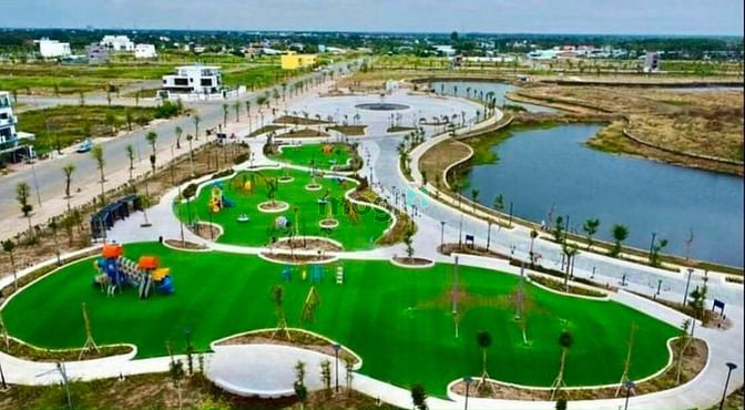 Hình ảnh Bán gấp nền đối diện 2 trường học quốc tế giáp sân bay cà mau