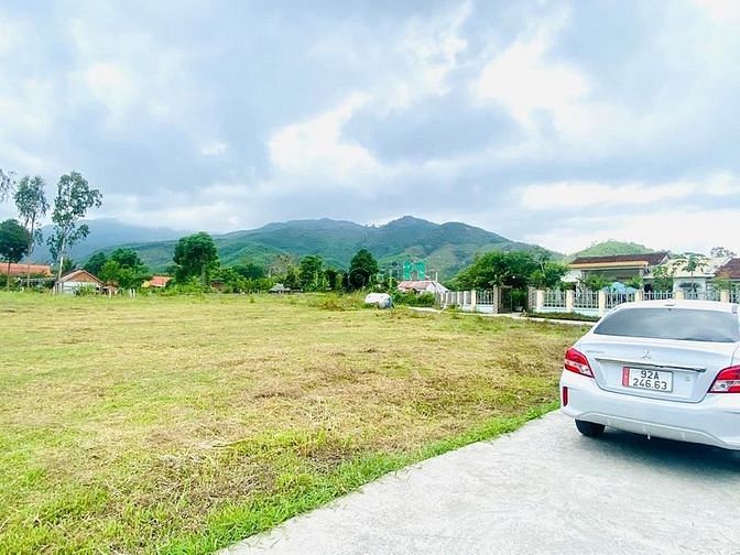 Hình ảnh 2 lô liền kề 350m2, view đồng lúa, sát đường lớn, gần chợ, trường học