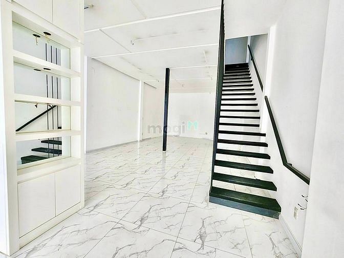 Hình ảnh Cho thuê 320 Võ Văn Tần, Phường 5, Quận 3, TPHCM. 6x18m