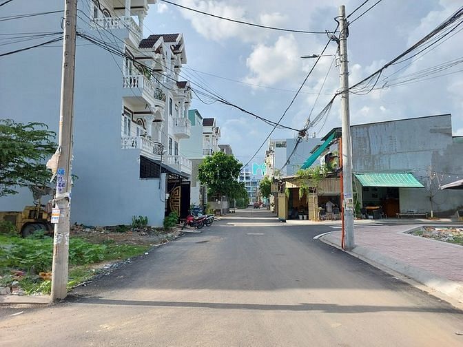 Hình ảnh Đất nền KDC Bình Tân sổ hồng riêng xây dựng tự do liền kề tiện ích