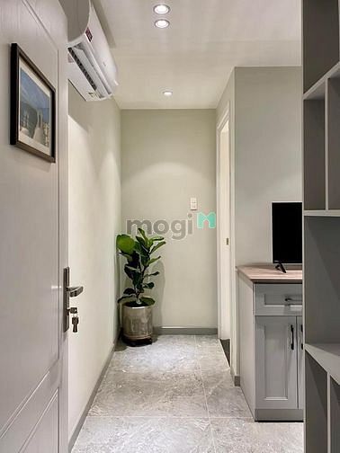 Hình ảnh Chdv studio full nội thất có cửa sổ lớn nằm ngay trung tâm