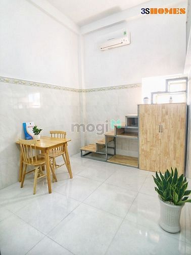 Hình ảnh Phòng rộng gác cao, cửa sổ lớn
