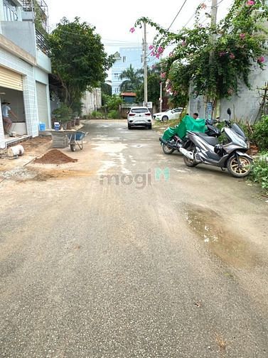Hình ảnh Đất ở 50m2, Quận 9, KDC đông đúc, đường xe hơi, Sổ hồng. Giá 2,75 tỷ