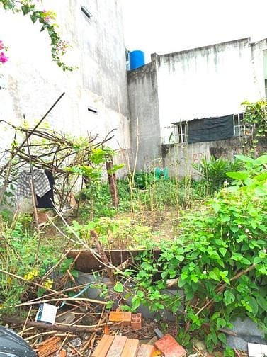 Hình ảnh Đất ở 50m2, Quận 9, KDC đông đúc, đường xe hơi, Sổ hồng. Giá 2,75 tỷ