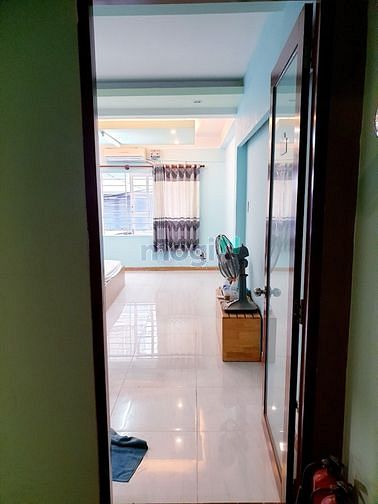Hình ảnh CHdV trung tâm quận 1 full nội thất cơ bản
