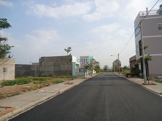 Hình ảnh Bán gấp lô đất MT Gò Cát, Phú Hữu, Quận 9, SHR. Giá 3.2 tỷ/100m2