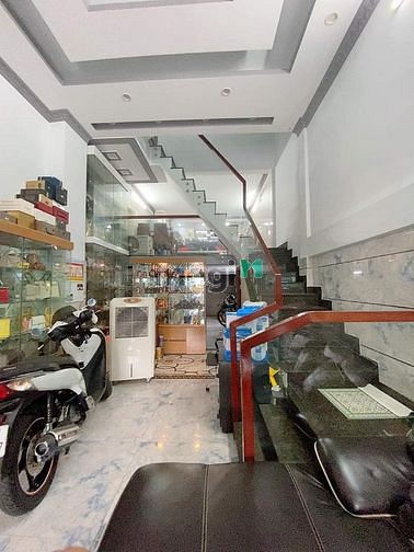 Hình ảnh 2 Mặt tiền - ngay chợ Phạm Văn Hai - P2 - Tân Bình