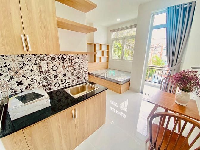 Hình ảnh Căn Hộ mới xây banconly_Cửa sổ gần Cầu Bông_Quận 1