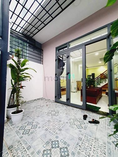 Hình ảnh Nhà mới thiết bị cao cấp xây kiên cố. HXT.