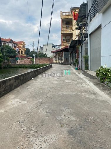 Hình ảnh Bán 56m đất Tổ 9 Thạch Bàn, đường ô tô vào tận đất, mặt tiền 4.3m