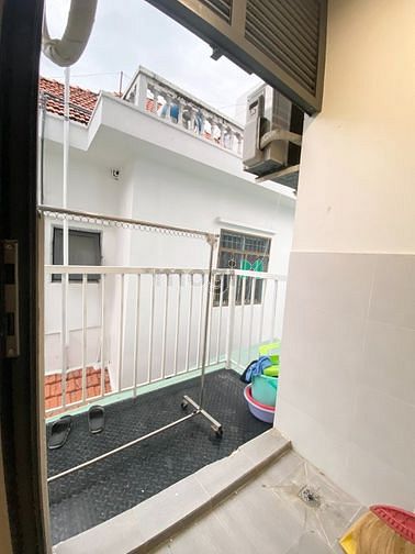 Hình ảnh Đúng hình đúng giá gác ban công bình an, gần cầu Sài Gòn