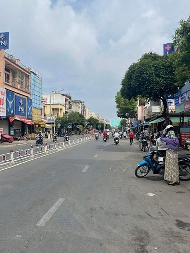 Hình ảnh 2 mặt tiền chợ Nguyễn Sơn - Tân Phú