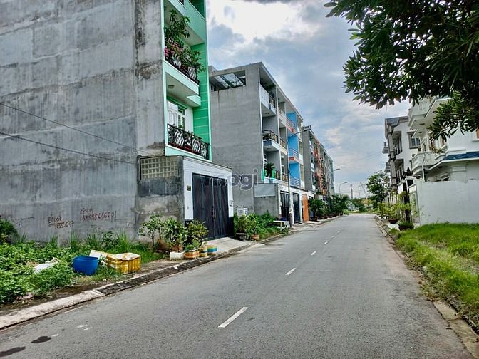Hình ảnh ( NGỘP ) Sang nhanh 2 nền đất BÌNH TÂN đường Mã Lò 56m2 Gần AEON