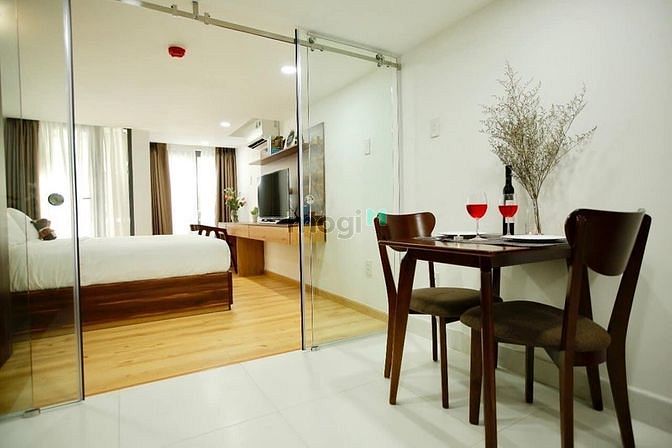 Hình ảnh CHDV studio có cửa sổ lớn thoáng mát