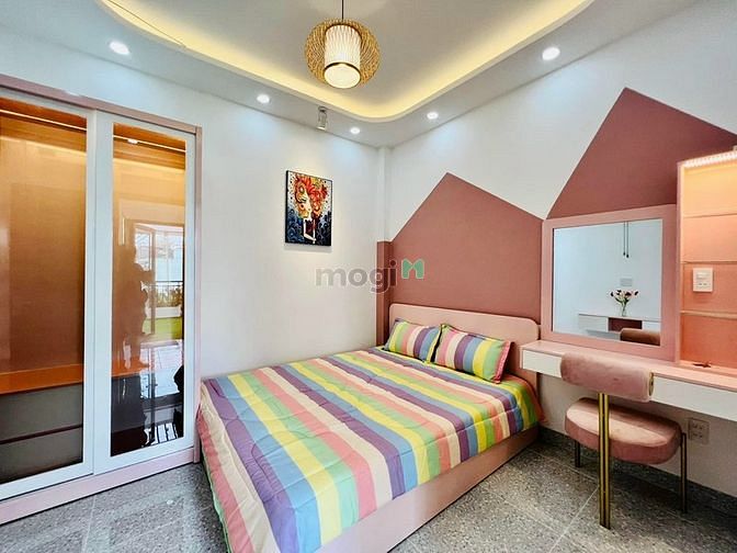 Hình ảnh Cho thuê nhà mặt tiền Hai Bà Trưng, Quận 1.
