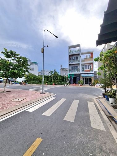 Hình ảnh Đất Quận Bình Tân Sát Chợ 200m Giá Chính Chủ 2ty950 đường 12m sổ riêng