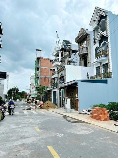 Hình ảnh Đất Quận Bình Tân Sát Chợ 200m Giá Chính Chủ 2ty950 đường 12m sổ riêng