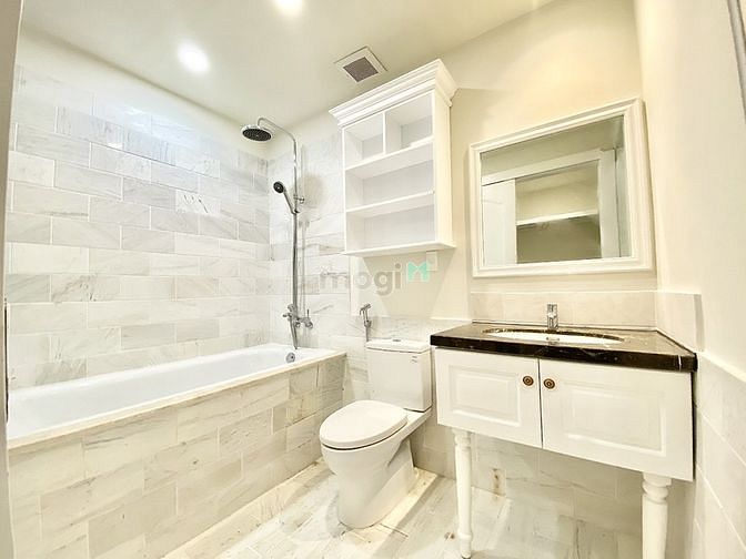 Hình ảnh Cửa sổ LỚN - VIEW cực CHILL ngay tại TT THẢO ĐIỀN QUẬN 2