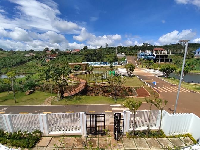 Hình ảnh Đất nền TP Bảo Lộc ,nằm đỉnh đồi, sổ hồng, xây tự do.