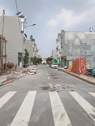 Hình ảnh Nền đất 50m2 đường xe hơi 10m giá 2.750 tỷ, sổ hồng riêng, xây tự do.
