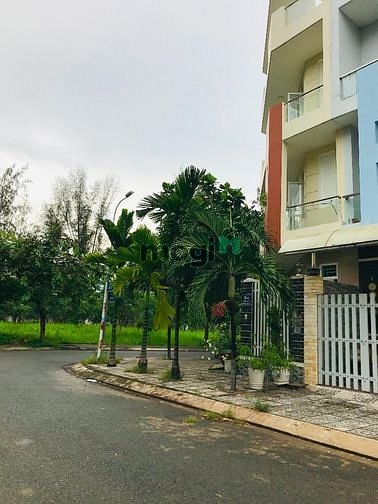 Hình ảnh Kẹt vốn bán gấp lô đất MT Lê Bôi, Q8, DT 5.5x20, giá chỉ 2.1 tỷ,SHR