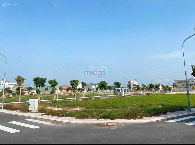 Hình ảnh Đất KDC Thanh Nhựt, PK,Nhà Bè. Giá 1tỷ 9. DT 100m2.Full thổ cư. Sổ sẵn