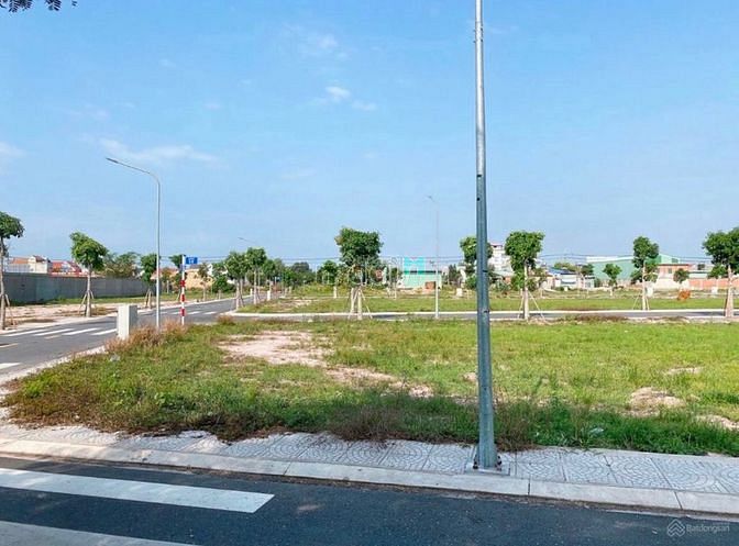 Hình ảnh Đất KDC Thanh Nhựt, PK,Nhà Bè. Giá 1tỷ 9. DT 100m2.Full thổ cư. Sổ sẵn