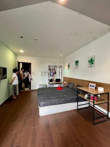 Hình ảnh CHDV studio full nội thất có cửa sổ lớn thoáng mát