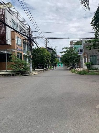 Hình ảnh Bán đất lô góc 2 mặt tiền gần Gigamail Phạm Văn Đồng,phường HBC,126m2