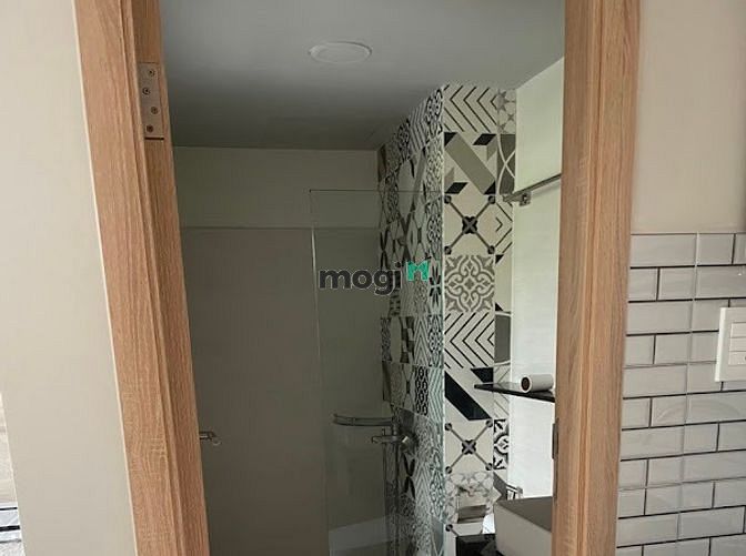 Hình ảnh Mb6623 nạp rút nhanh chóng studio sàn gỗ siêu đẹp ban công tại Trần Quang Diệu Q3