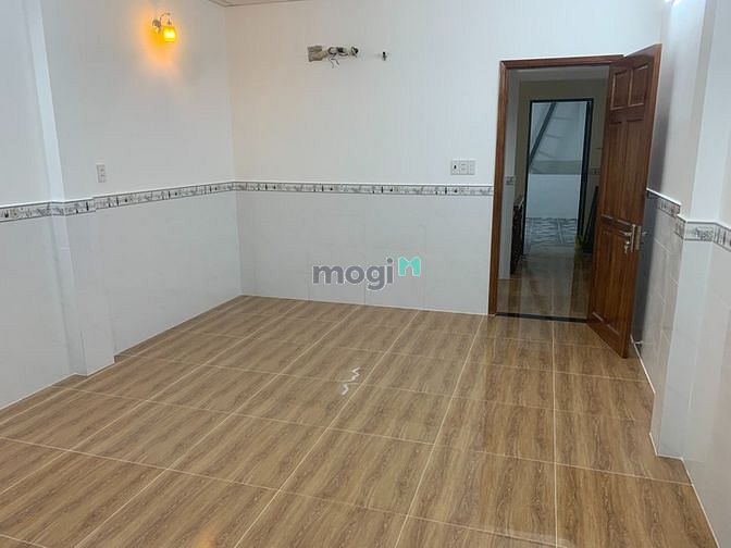 Hình ảnh Nhà 4x18, Lê Văn Quới, BTĐ A, 1 lửng ,2 lầu, 4 phòng ngủ, 5 wc