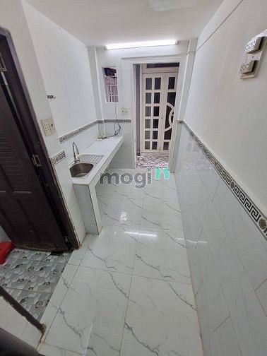 Hình ảnh Nhà quận 4, chỉ 1 tỷ , cách mặt tiền tôn đản 30m