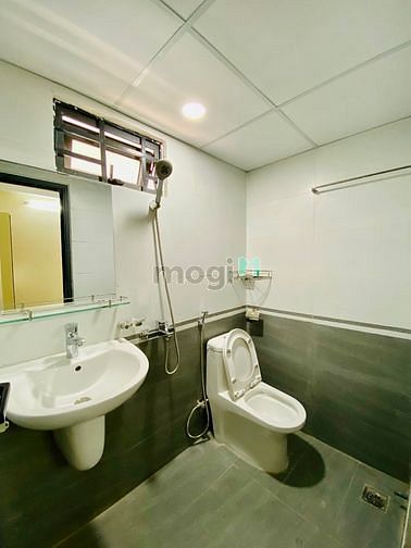 Hình ảnh Căn Hộ Quận 3 mới Ngay Trường Sa có cửa sổ full nội thất