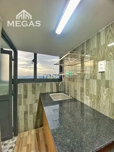 Hình ảnh Mb6623 nạp rút nhanh chóng Superior Full Kính tràn, Ban công View thành phố, CV Làng hoa