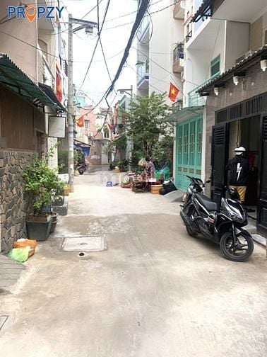 Hình ảnh Cần thanh lí nhà, HOÀNG HOA THÁM, QUẬN TÂN BÌNH, CÓ SỔ RIÊNG.