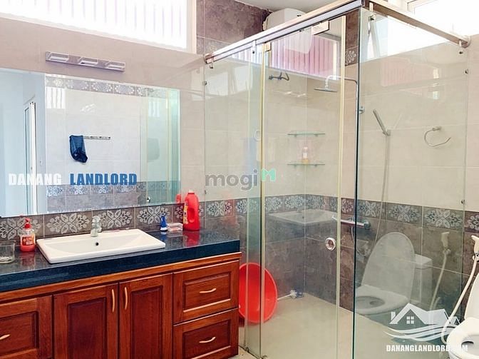 Hình ảnh Villa 6 phòng ngủ gần biển Phạm Văn Đồng - B550
