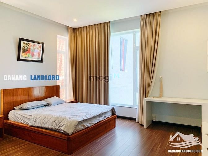 Hình ảnh Villa 6 phòng ngủ gần biển Phạm Văn Đồng - B550