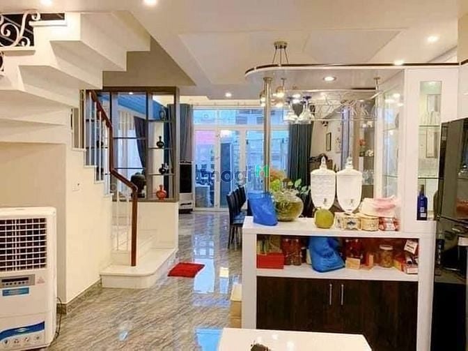 Hình ảnh Biệt thự Phố - chdv thu nhập 50tr/tháng- 5 lầu BTCT - trung tâm q4