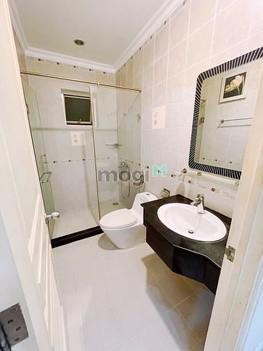 Hình ảnh CHDV dạng Studio ban công, nội thất sang trọng, view cây xanh Q3