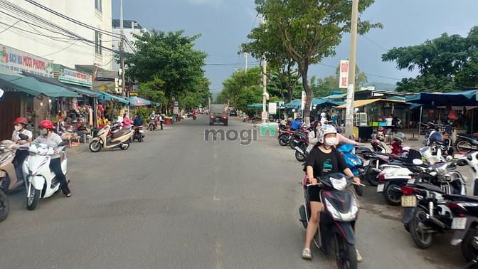 Hình ảnh Bán đất nền Hòa Minh kiệt oto Dt70m2 Trần Đình Tri sát biển và chợ