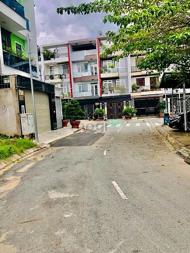 Hình ảnh Sang gấp 2 nền liền kề MT mã lò ( 8m x 13.5m = 108m2 ) giá 2.2 tỷ/nền.