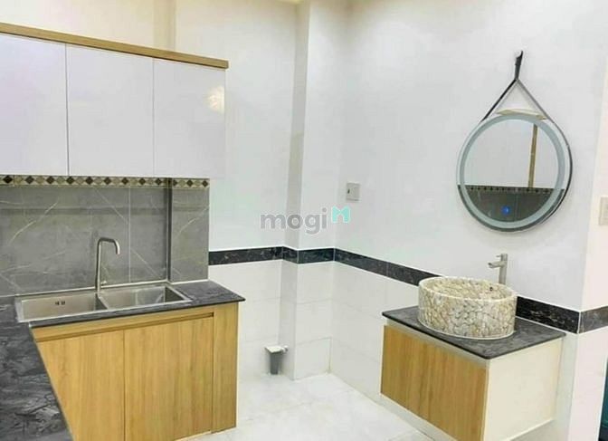 Hình ảnh Nhà mới xây đường BÙI HỮU NGHĨA Q5