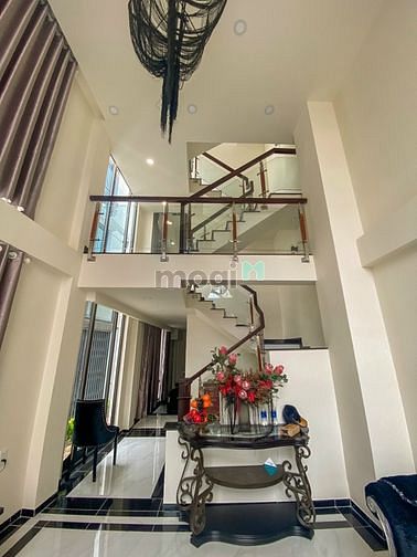 Hình ảnh Cho Thuê Nhà HXH Đường Nguyễn Cảnh Di,P2.DT 6x20m,3 Lầu,25tr/Th