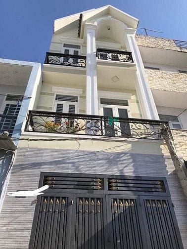 Hình ảnh Nhà 1 trệt 2 lầu, có sân thượng