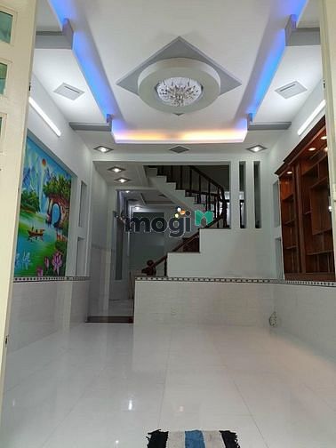 Hình ảnh Nhà 1 trệt 2 lầu, có sân thượng