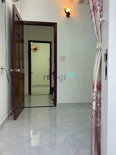 Hình ảnh Nhà 1 trệt 2 lầu, có sân thượng