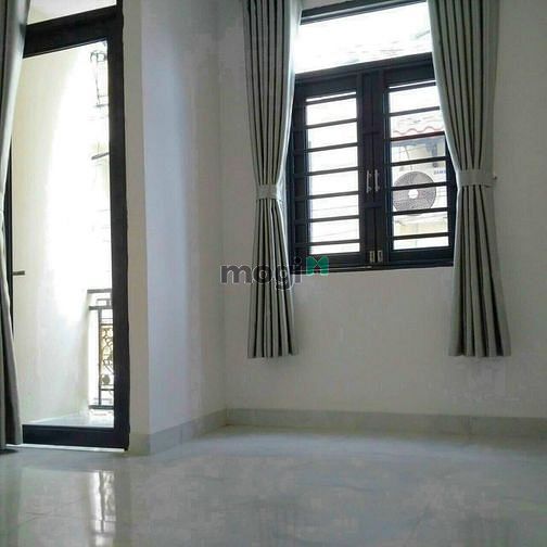 Hình ảnh Nhà 1 trệt 2 lầu, có sân thượng