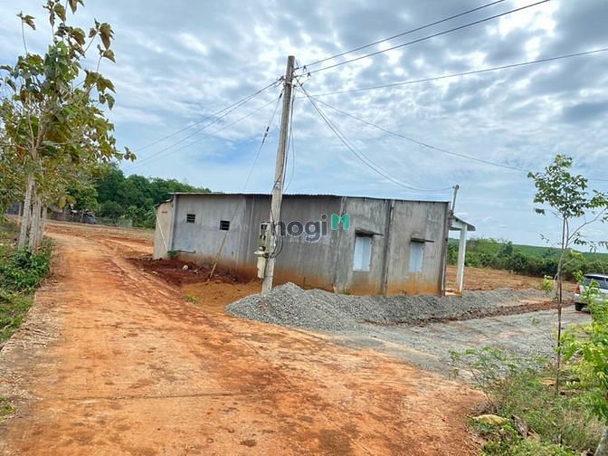 Hình ảnh Đất 304m2 có nhà sẵn 2 mặt tiền cạnh KCN Lộc Ninh, Bình Phước