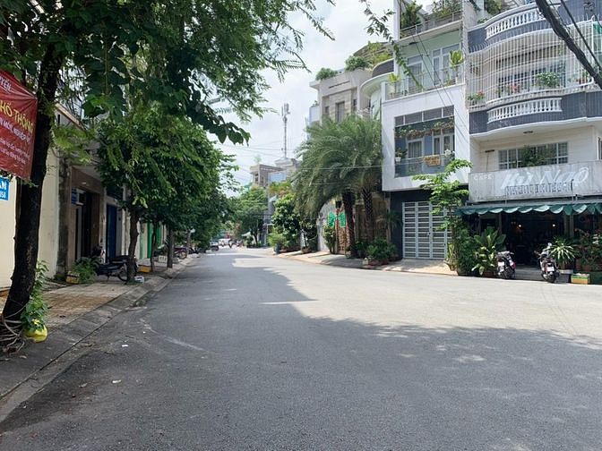 Hình ảnh Cho Thuê Nhà MT Văn Chung,P13.Tân Bình. DT 10x30m, 50tr/Th