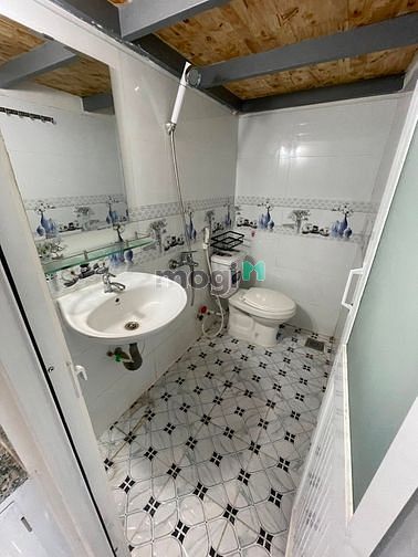 Hình ảnh Phòng Bình Giã gác cao, cửa sổ ngoài trời
